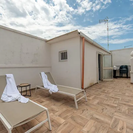 Stonehouse Oasis * Sant Isidoro (Apulia)