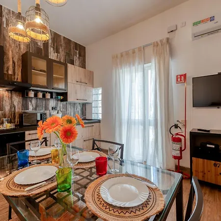 Stonehouse Oasis Apartment *