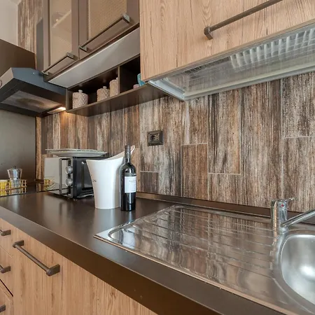 Stonehouse Oasis Apartament