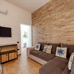 Stonehouse Oasis Apartment *