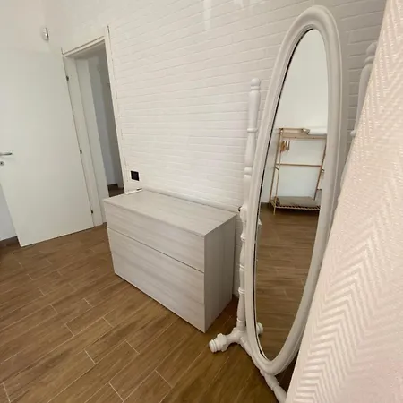 Stonehouse Oasis Apartment