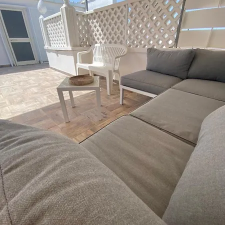 Stonehouse Oasis Apartment *