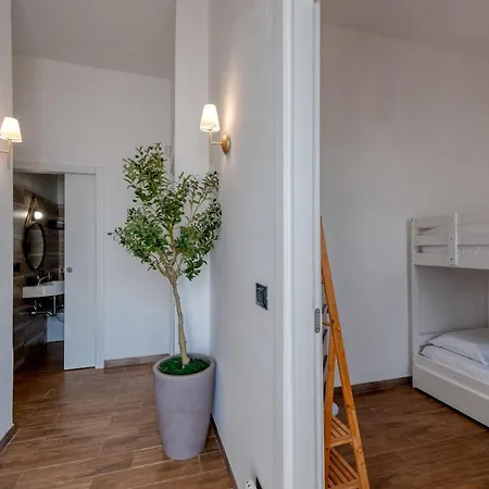 Stonehouse Oasis * サン・ティジドーロ